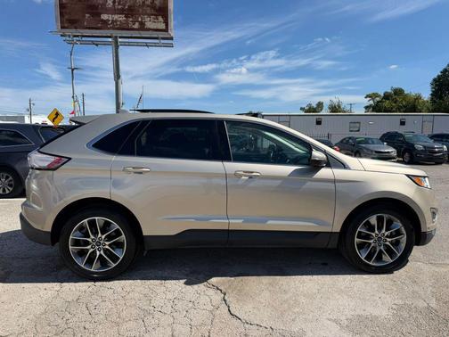 Beige 2017 Ford Edge Titanium