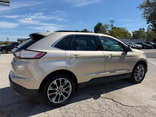 Beige 2017 Ford Edge Titanium