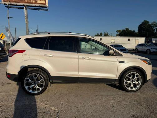 White Platinum Metallic Tri-Coat 2016 Ford Escape Titanium