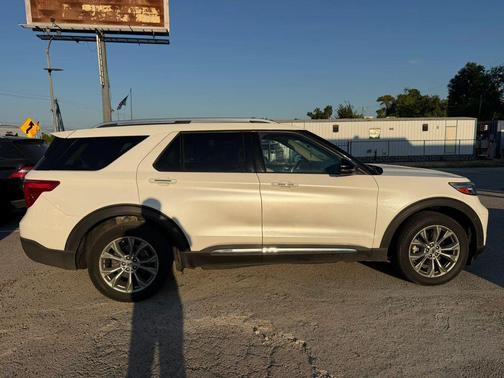 White 2020 Ford Explorer Limited