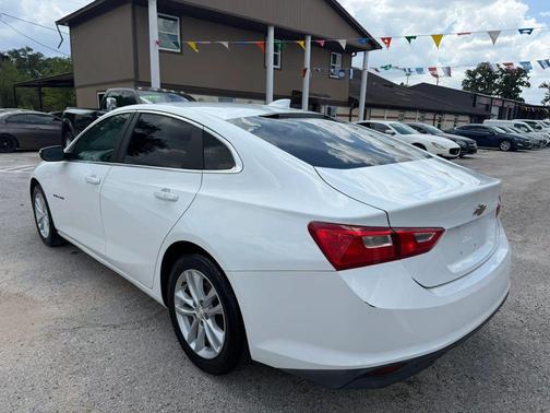 White 2017 Chevrolet Malibu LT Sedan 4D