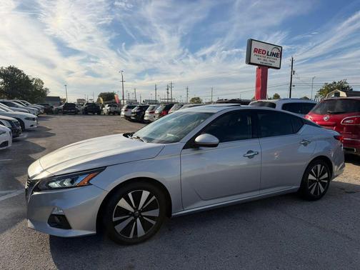 Brilliant Silver Metallic 2019 Nissan Altima 2.5 SL