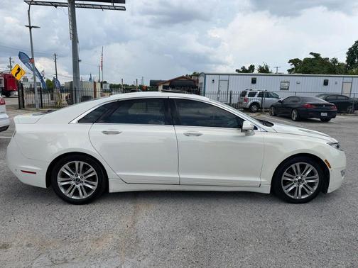 White Platinum Metallic Tri-Coat 2013 Lincoln MKZ Base