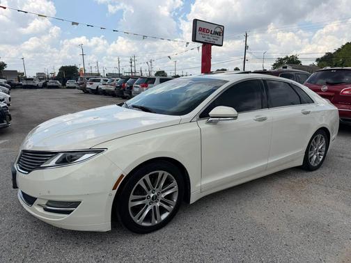 White Platinum Metallic Tri-Coat 2013 Lincoln MKZ Base