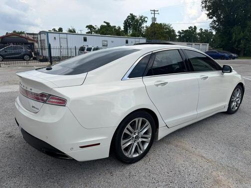 White Platinum Metallic Tri-Coat 2013 Lincoln MKZ Base