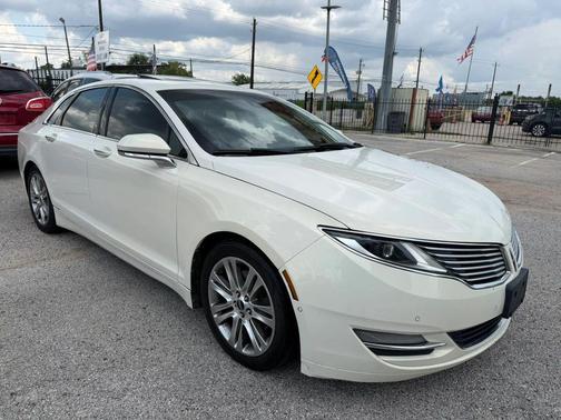 White Platinum Metallic Tri-Coat 2013 Lincoln MKZ Base