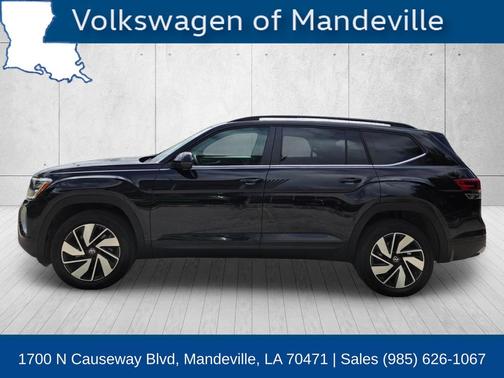 Deep Black Pearl Effect 2026 Volkswagen Atlas 2.0T SE w/ Technology