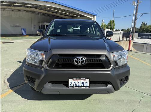 Gray 2013 Toyota Tacoma 6 FT