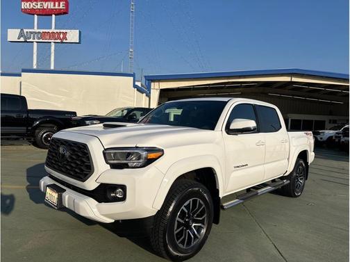 2021 Toyota Tacoma AND TECHNOLOGY PACKAGE