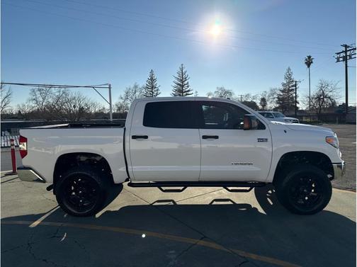 2014 Toyota Tundra SR5