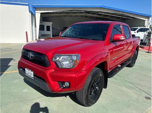 Red 2014 Toyota Tacoma 5 FT