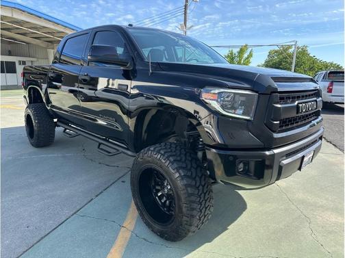 Black 2017 Toyota Tundra SR5