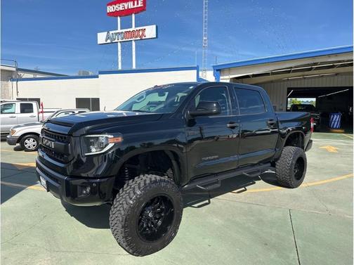 Black 2017 Toyota Tundra SR5