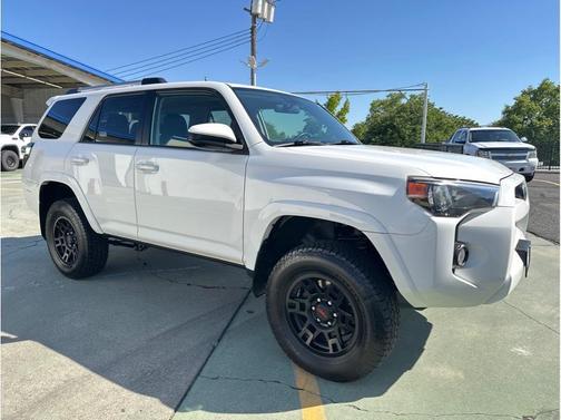 White 2019 Toyota 4Runner SR5 Sport