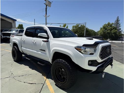 White 2022 Toyota Tacoma TRD Sport