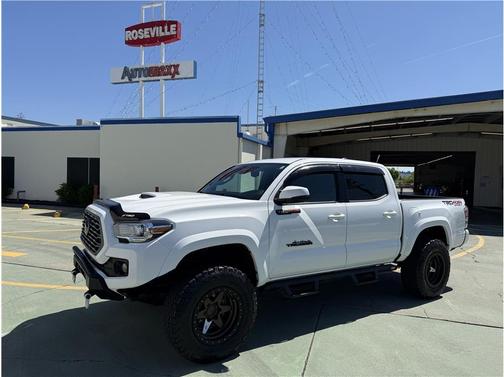White 2022 Toyota Tacoma TRD Sport
