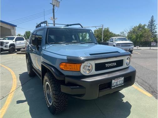 2014 Toyota FJ Cruiser Base