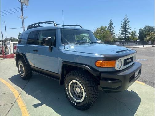 2014 Toyota FJ Cruiser Base