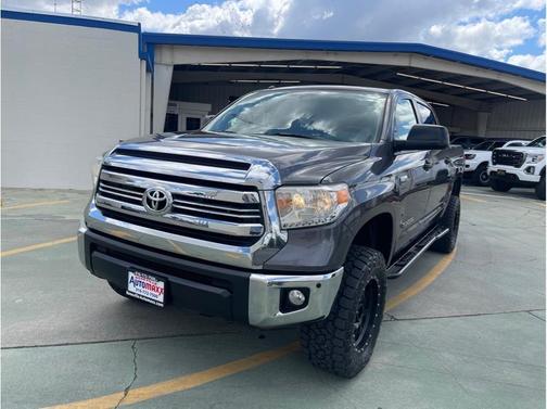 2017 Toyota Tundra SR5