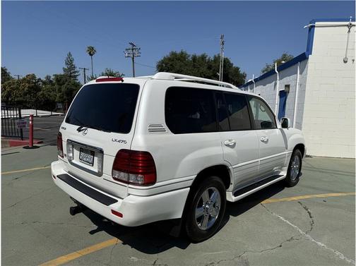White 2006 Lexus LX 470