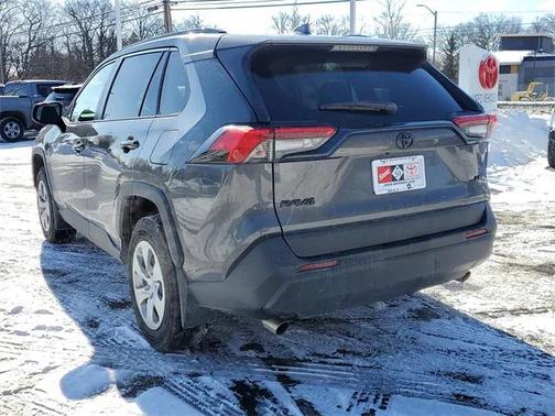 2020 Toyota RAV4 LE