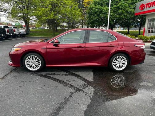 Ruby Flare Pearl 2020 Toyota Camry Hybrid XLE