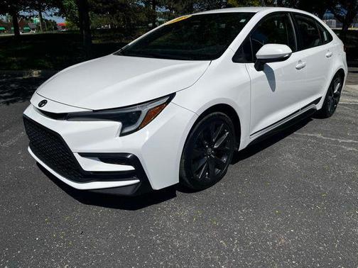 Ice Cap 2023 Toyota Corolla SE