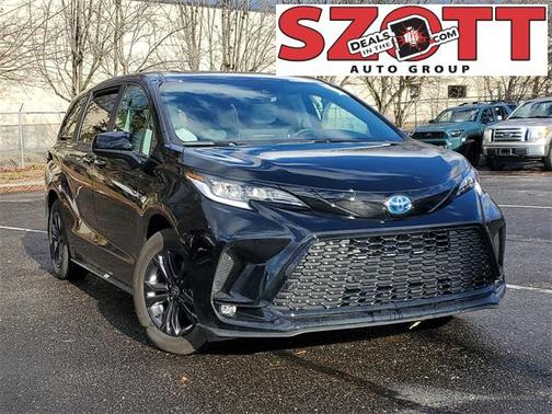 2025 Toyota Sienna XSE 7 Passenger