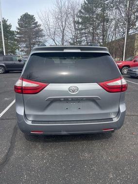 2015 Toyota Sienna LE