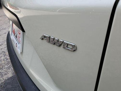 White Diamond Pearl 2018 Honda CR-V LX