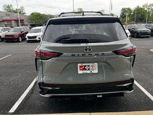 Cement 2023 Toyota Sienna XSE 7 Passenger