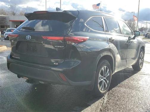2023 Toyota Highlander Hybrid XLE