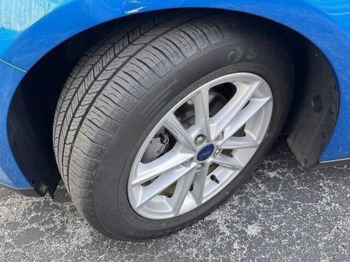 Blue Candy Metallic Tinted Clearcoat 2016 Ford Focus SE