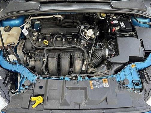 Blue Candy Metallic Tinted Clearcoat 2016 Ford Focus SE