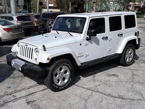 Bright White Clear Coat 2015 Jeep Wrangler Unlimited Sahara