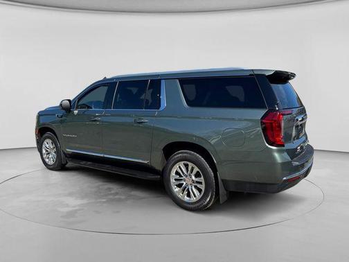 Frosted Pine Metallic 2023 GMC Yukon XL SLT