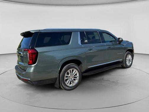 Frosted Pine Metallic 2023 GMC Yukon XL SLT