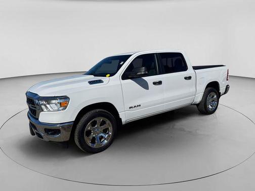 Bright White Clearcoat 2023 RAM 1500 Big Horn/Lone Star