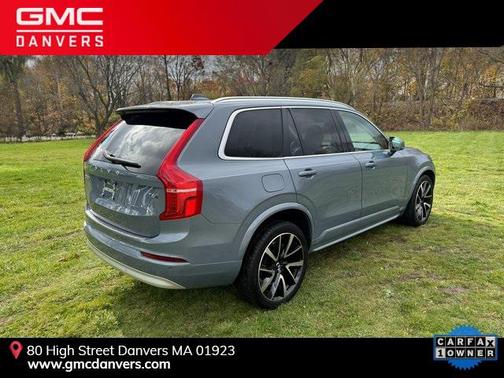 2022 Volvo XC90 T6 Momentum