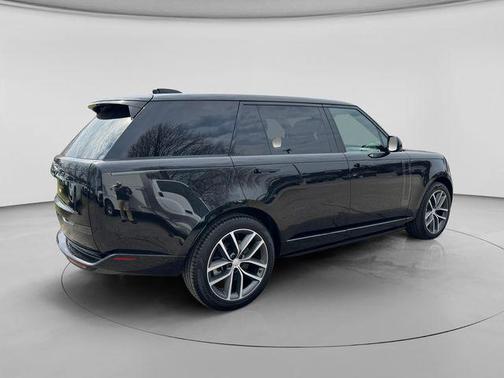 Santorini Black Metallic 2024 Land Rover Range Rover P530 SE