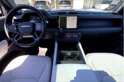 2025 Land Rover Defender P400 X-Dynamic SE