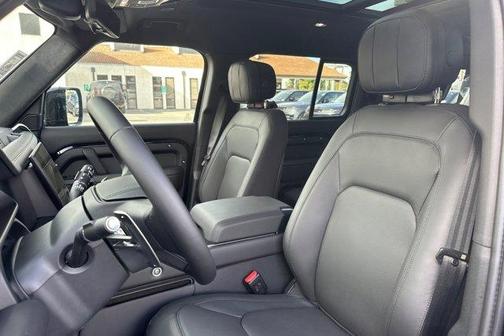 2026 Land Rover Defender 