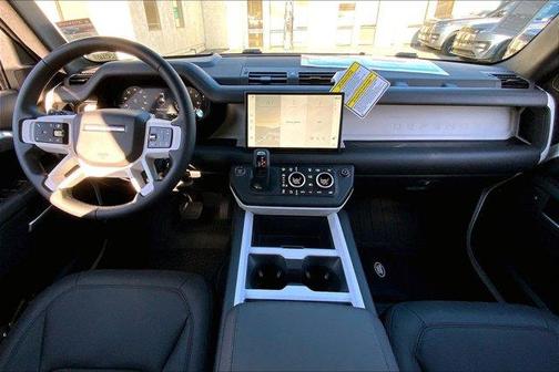 2025 Land Rover Defender P400 X-Dynamic SE