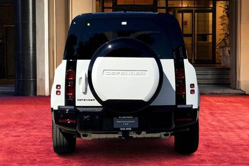 2025 Land Rover Defender P400 X-Dynamic SE