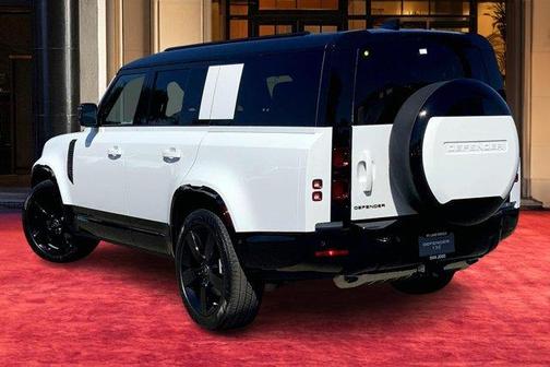 2025 Land Rover Defender P400 X-Dynamic SE