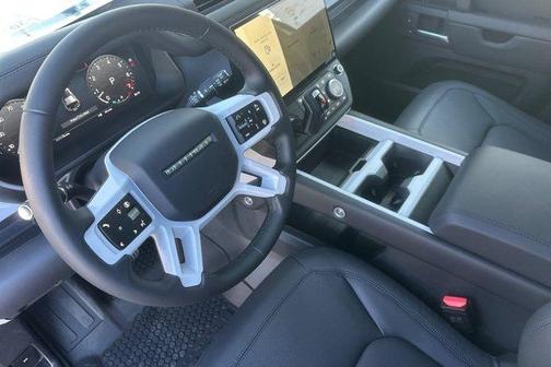 2026 Land Rover Defender P400 X-Dynamic SE