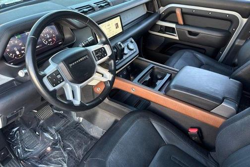 Hakuba Silver 2021 Land Rover Defender 110 X-Dynamic HSE