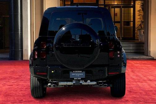 2025 Land Rover Defender P500 X-Dynamic SE