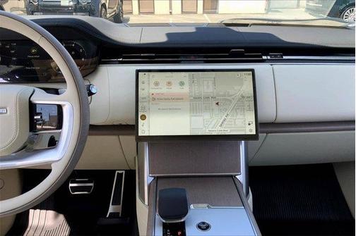 2025 Land Rover Range Rover P400 SE