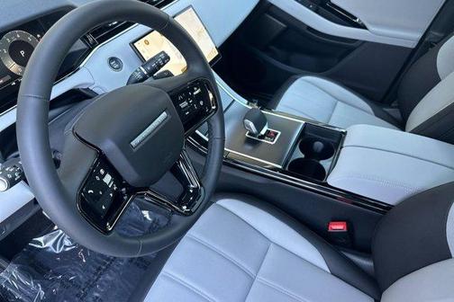 2026 Land Rover Range Rover Evoque Dynamic SE